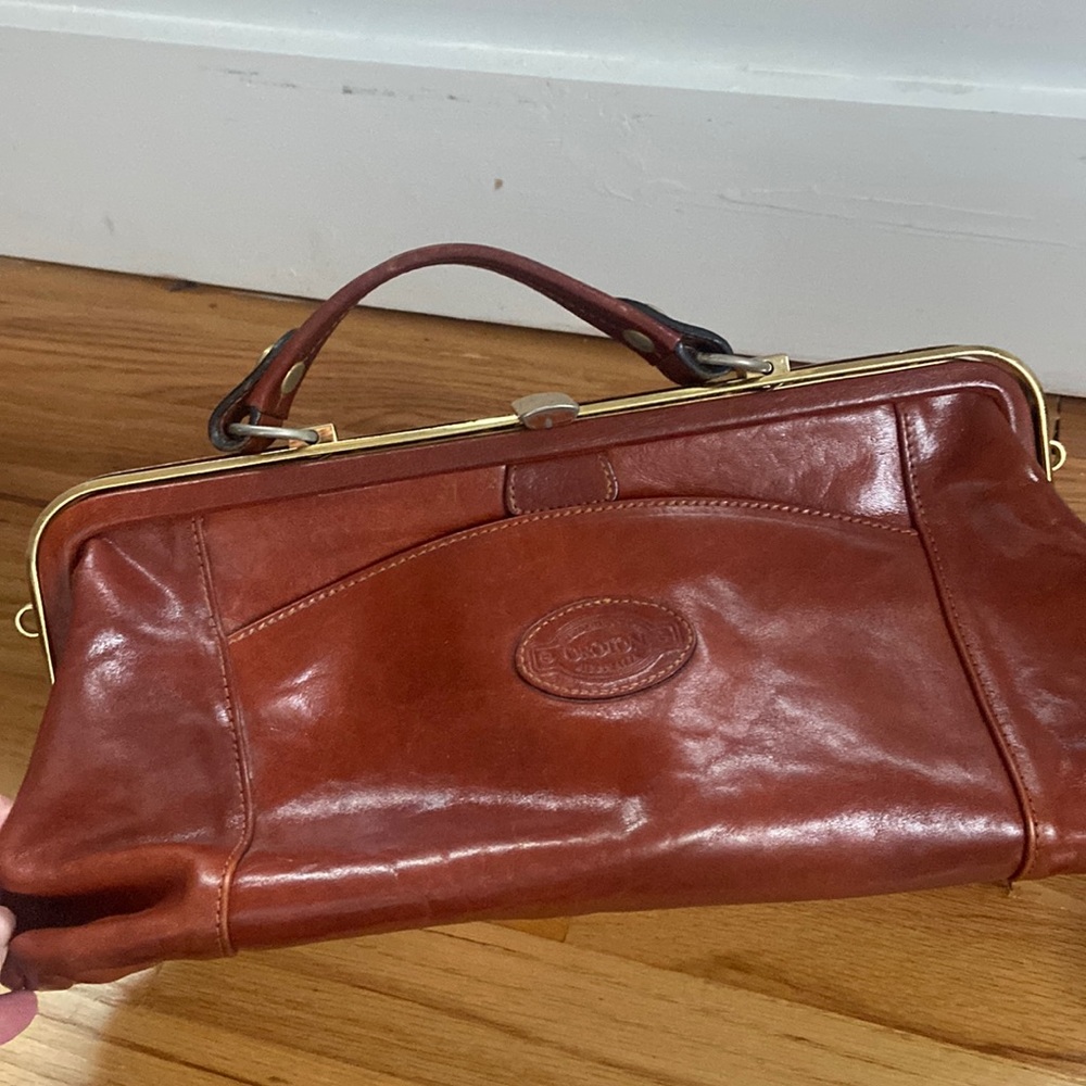 Perfect deep brown handbag. Great for every day living!